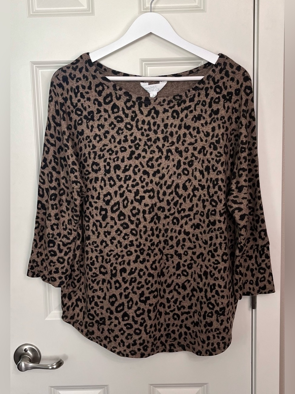 Market & Spruce Leopard Print Sweater NWOT